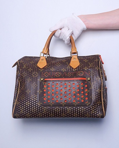Perforated Speedy 30, front view